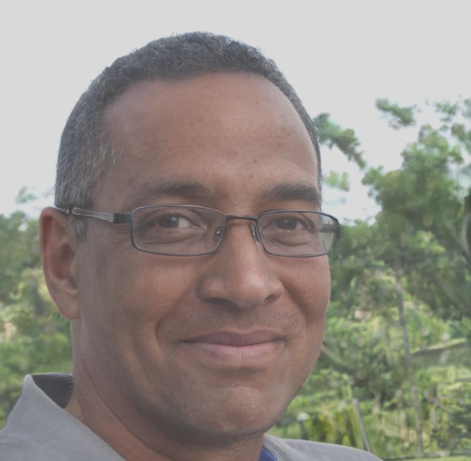 Старший карьерный консультант Максим Волошин